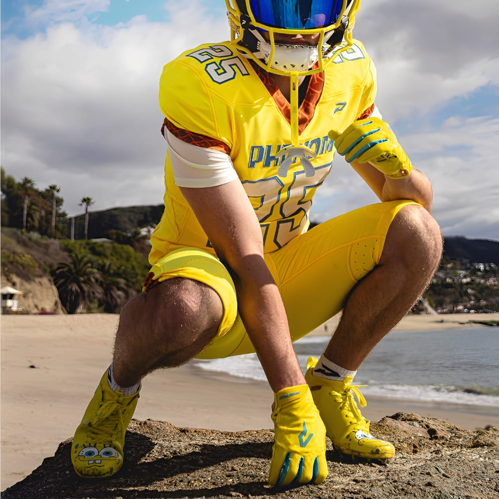 American football shoes<br> Phenom Elite<br> Quantum Speed ​​2.0<br> SpongeBob
