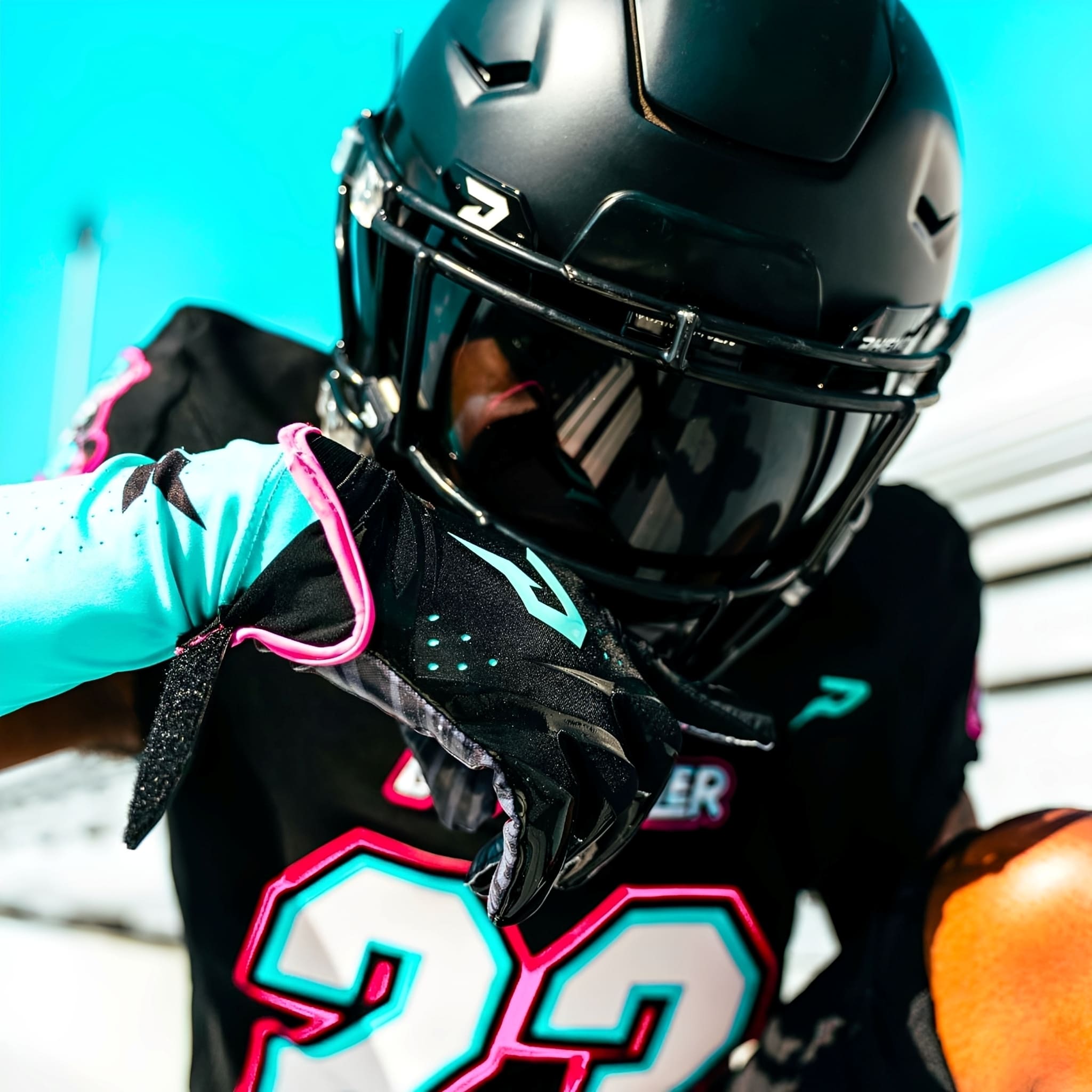 American Football Gloves <br> Phenom Elite <br> VPS5 <br> Loot Runner <br> Black