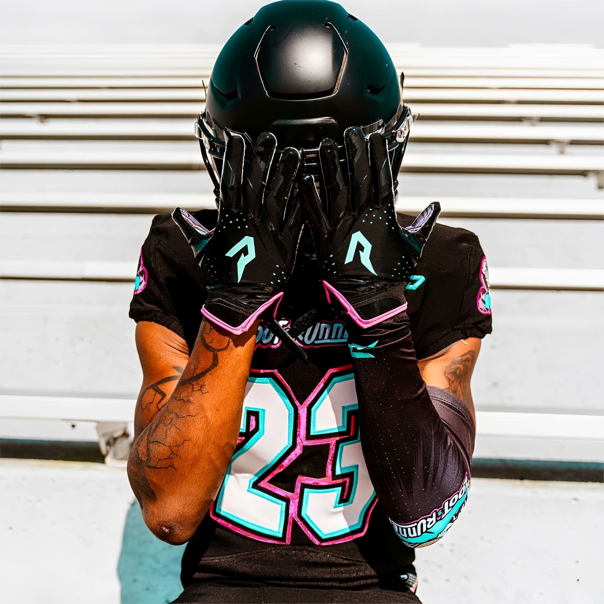 American Football Gloves <br> Phenom Elite <br> VPS5 <br> Loot Runner <br> Black