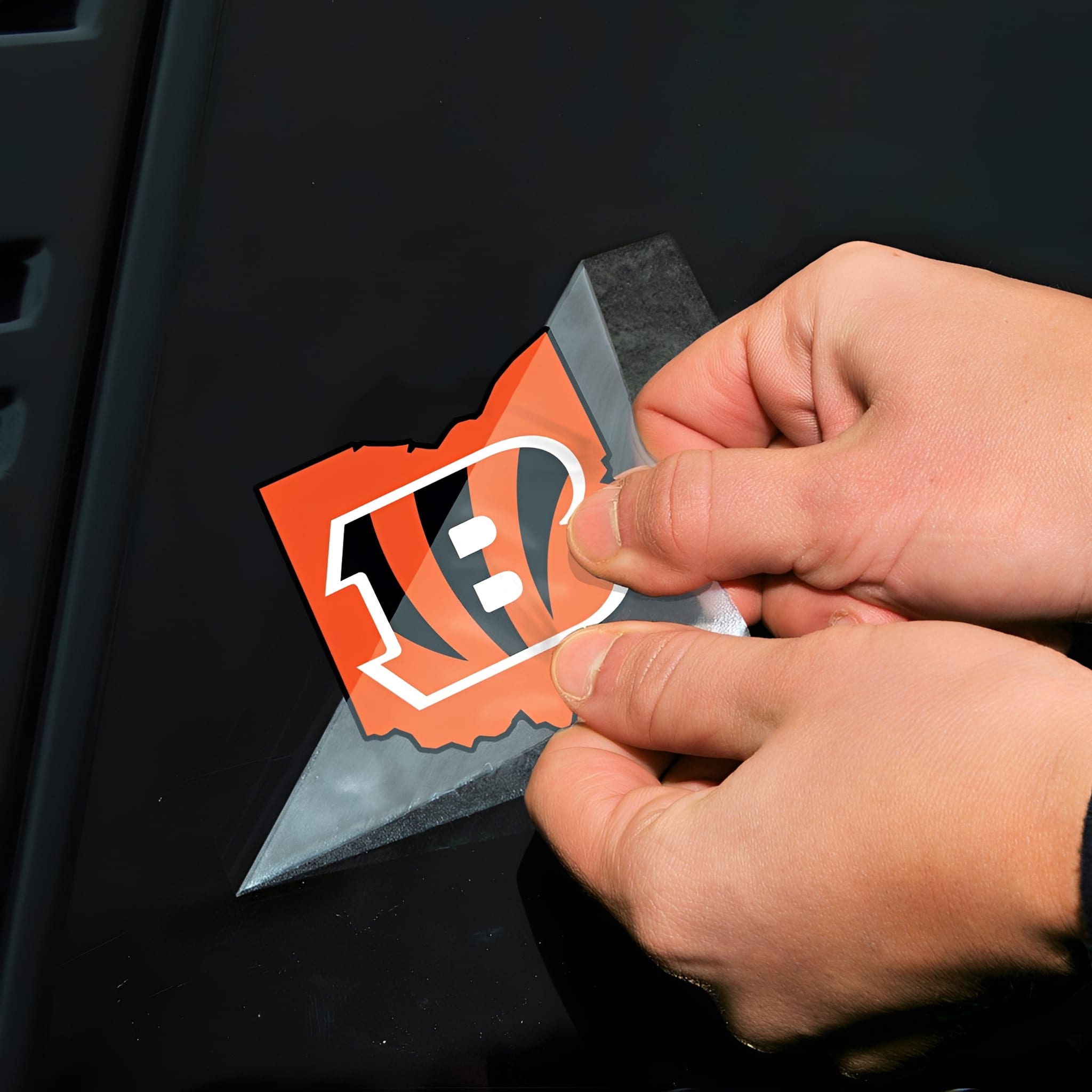 NFL Aufkleber Cincinnati Bengals State Shaped Perfect Cut Color Decal 4" x 4" - Anwendung