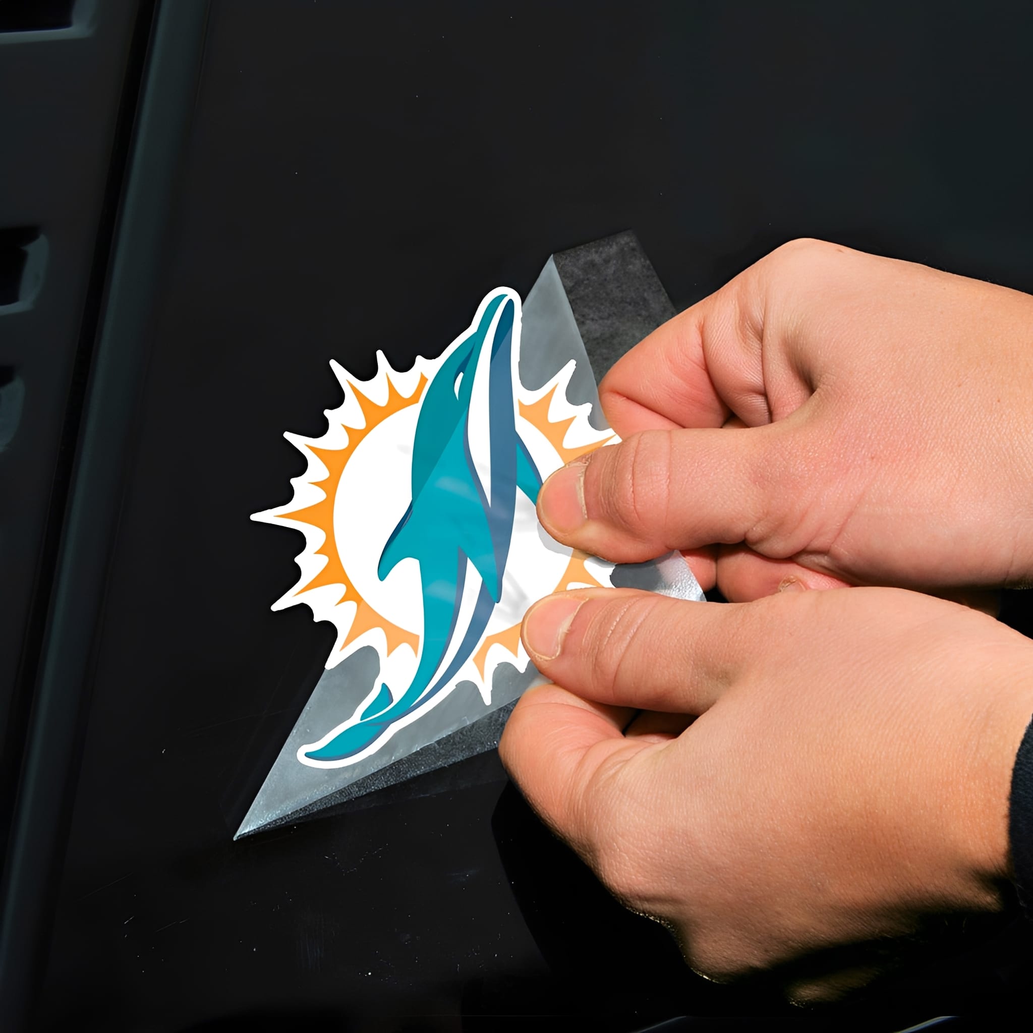 NFL Aufkleber Miami Dolphins Perfect Cut Color Decal 4" x 4" - Anwendung