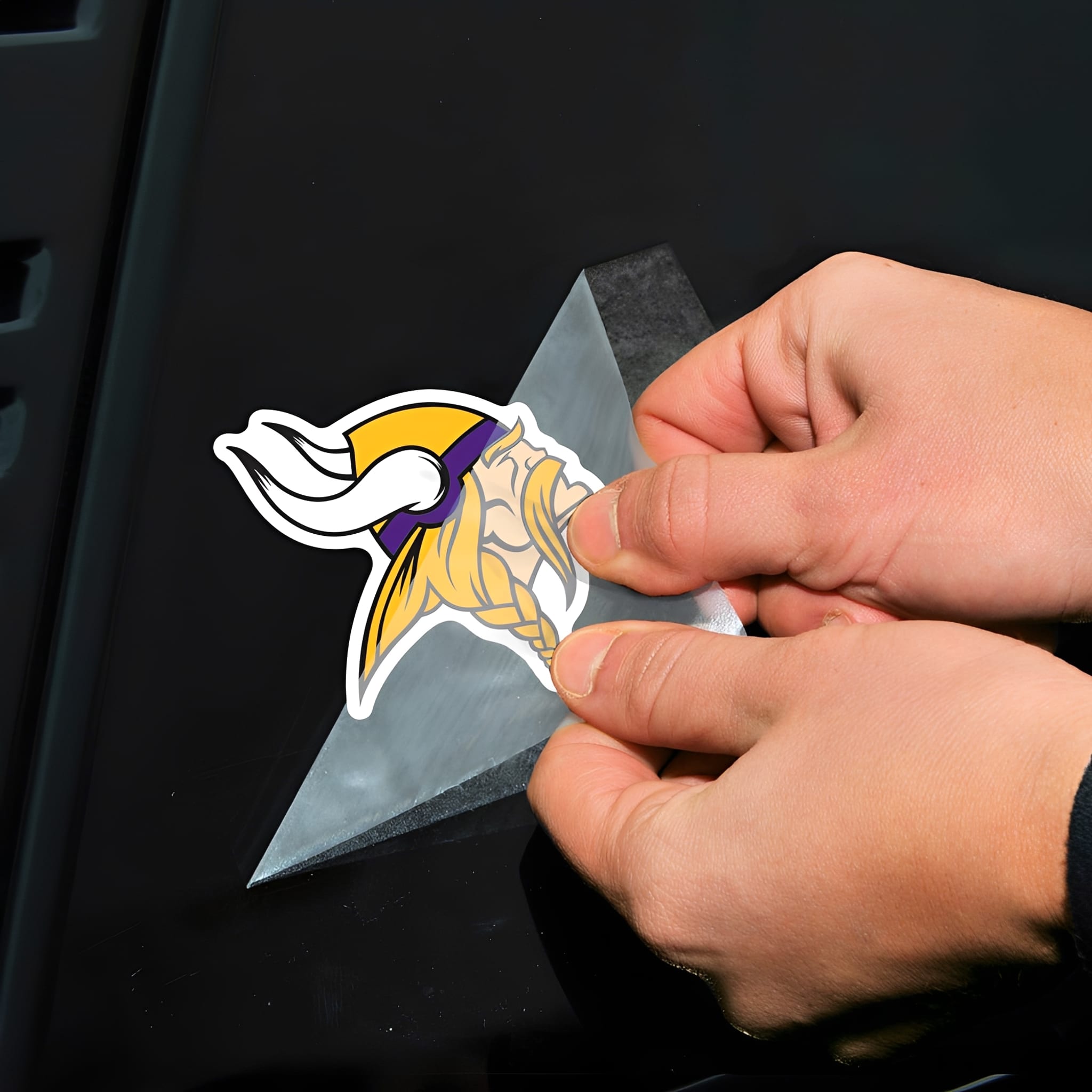 NFL Aufkleber Minnesota Vikings Perfect Cut Color Decal 4" x 4" - Anwendung