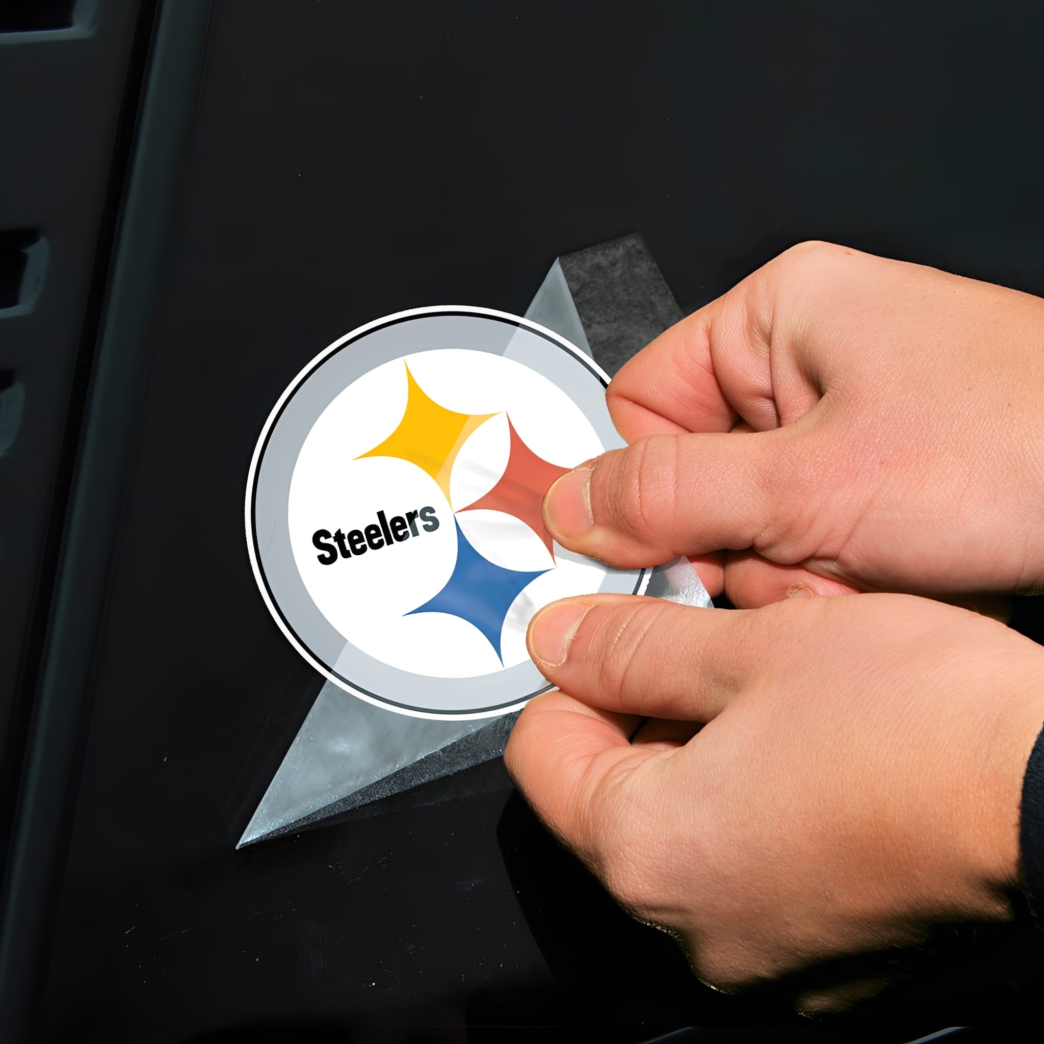 NFL Aufkleber Pittsburgh Steelers Perfect Cut Color Decal 4" x 4" - Anwendung