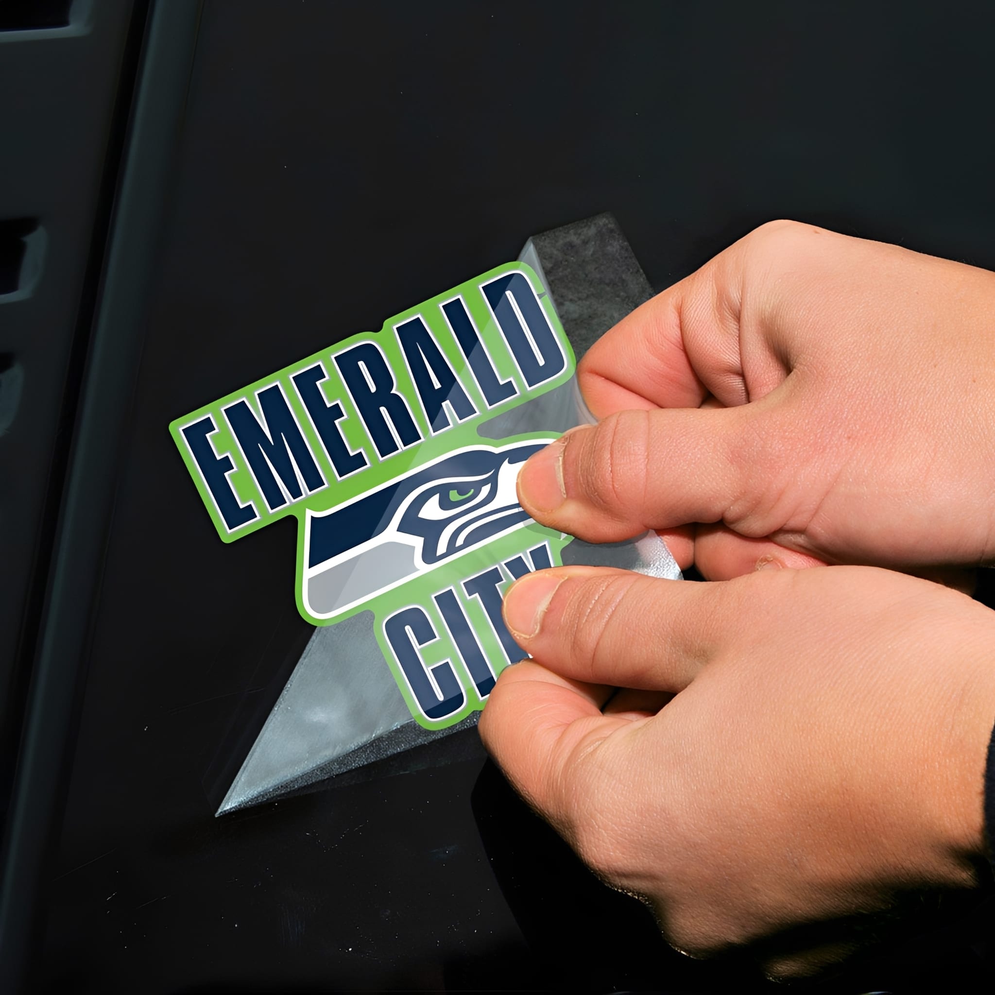 NFL Aufkleber Seattle Seahawks Slogan Perfect Cut Color Decal 4" x 4" - Anwendung